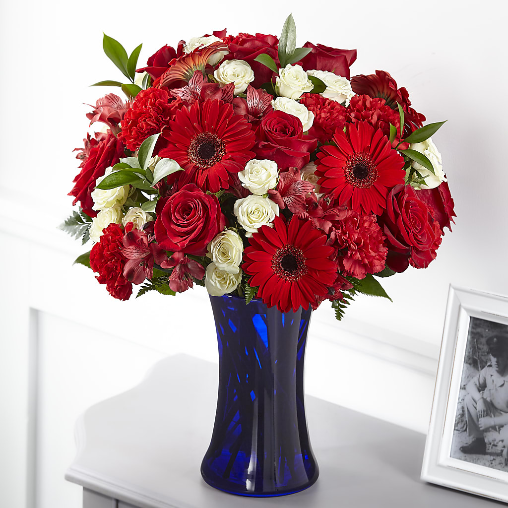 Hearts Embrace Bouquet – Ferguson Florists Inc, Attalla AL