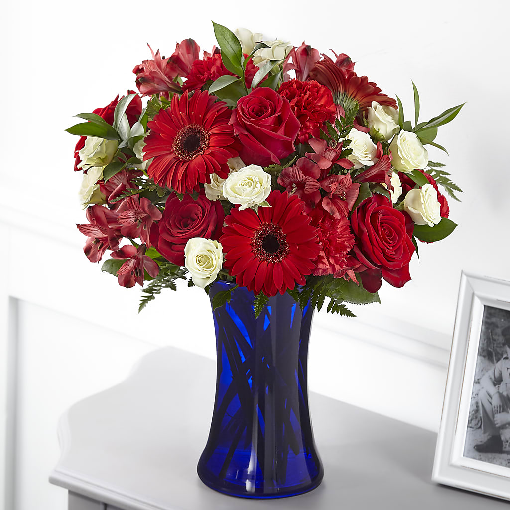 Hearts Embrace Bouquet – Ferguson Florists Inc, Attalla AL