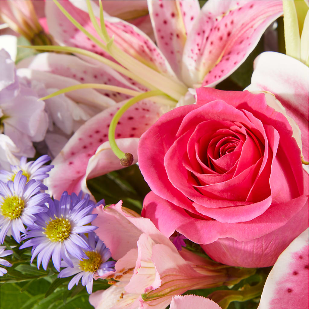 Pressing Petals Bouquet –  Ferguson Florists Inc, Attalla AL