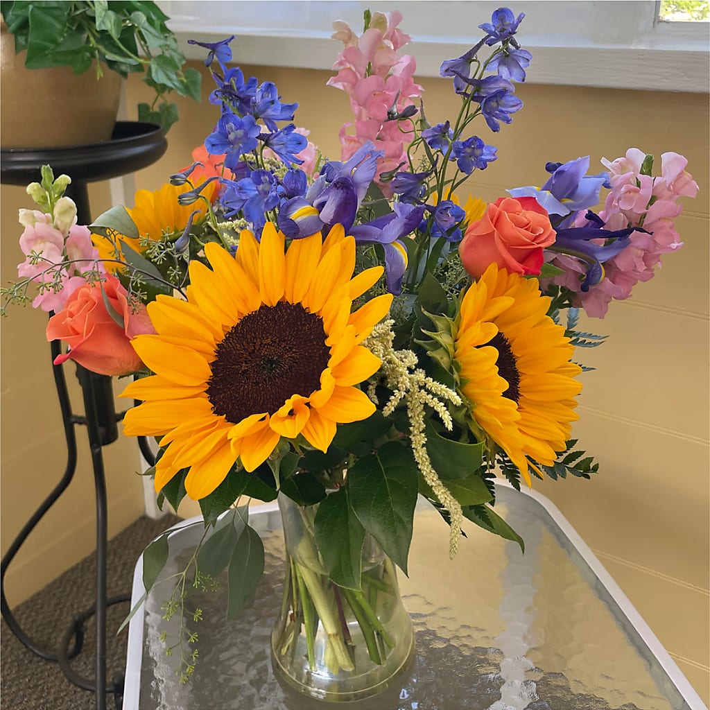Rays of Life Bouquet –  Ferguson Florists Inc, Attalla AL